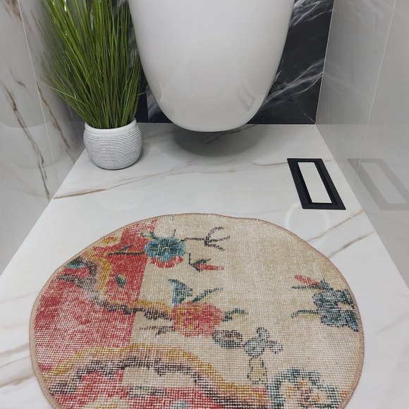 025 - YVONNE - Picture 2 of 3